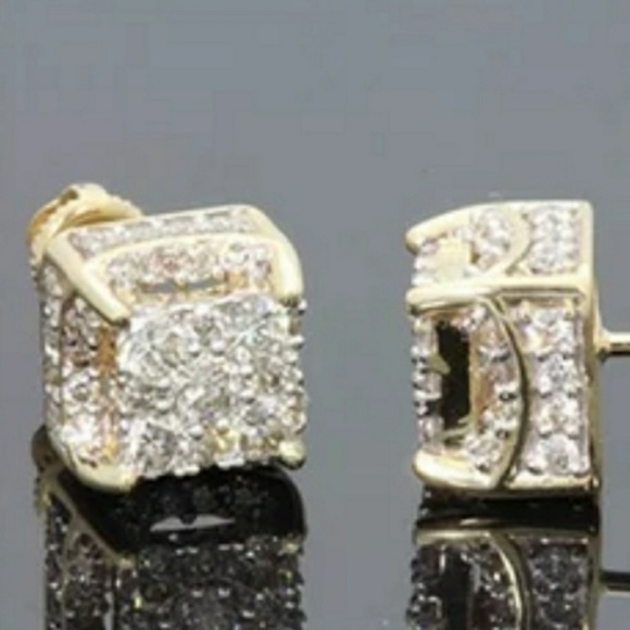 🎀18k Lab Diamond Stud Earings - Picture 5 of 5